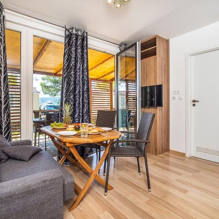 Mediteran Travel Mobile Homes Uvala Slana เซลเซ ภายนอก รูปภาพ